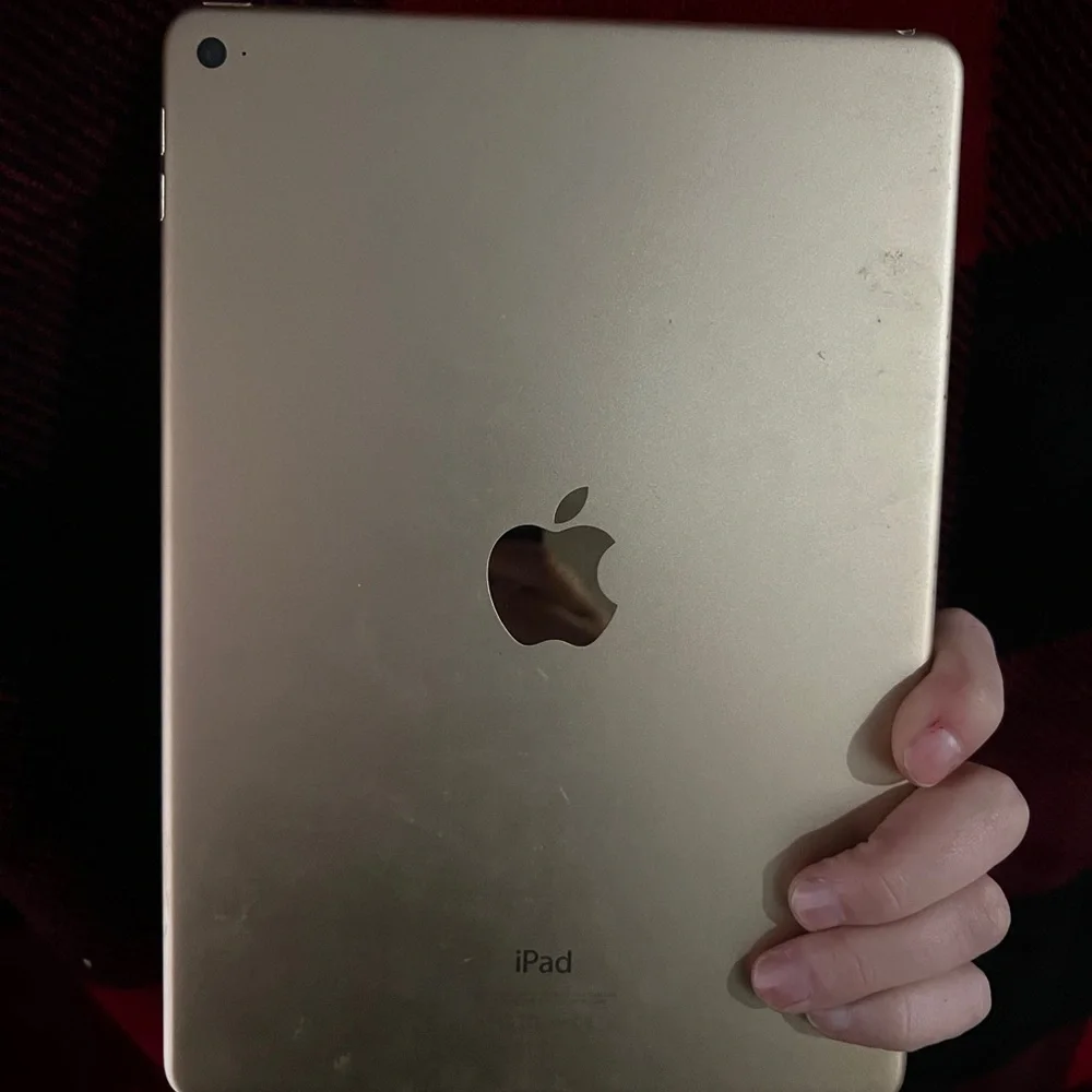 Read description!! ((PARTS ONLY)) iPad Air 2